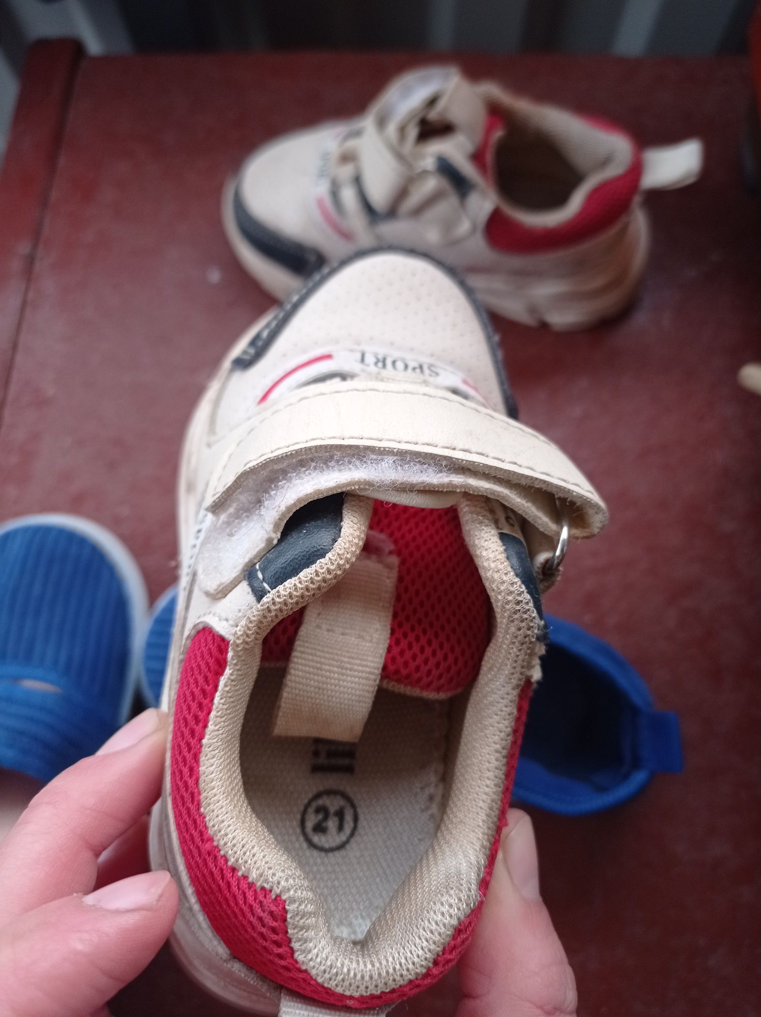 Дитяче взуття (кросівки, макасіни в садочок)