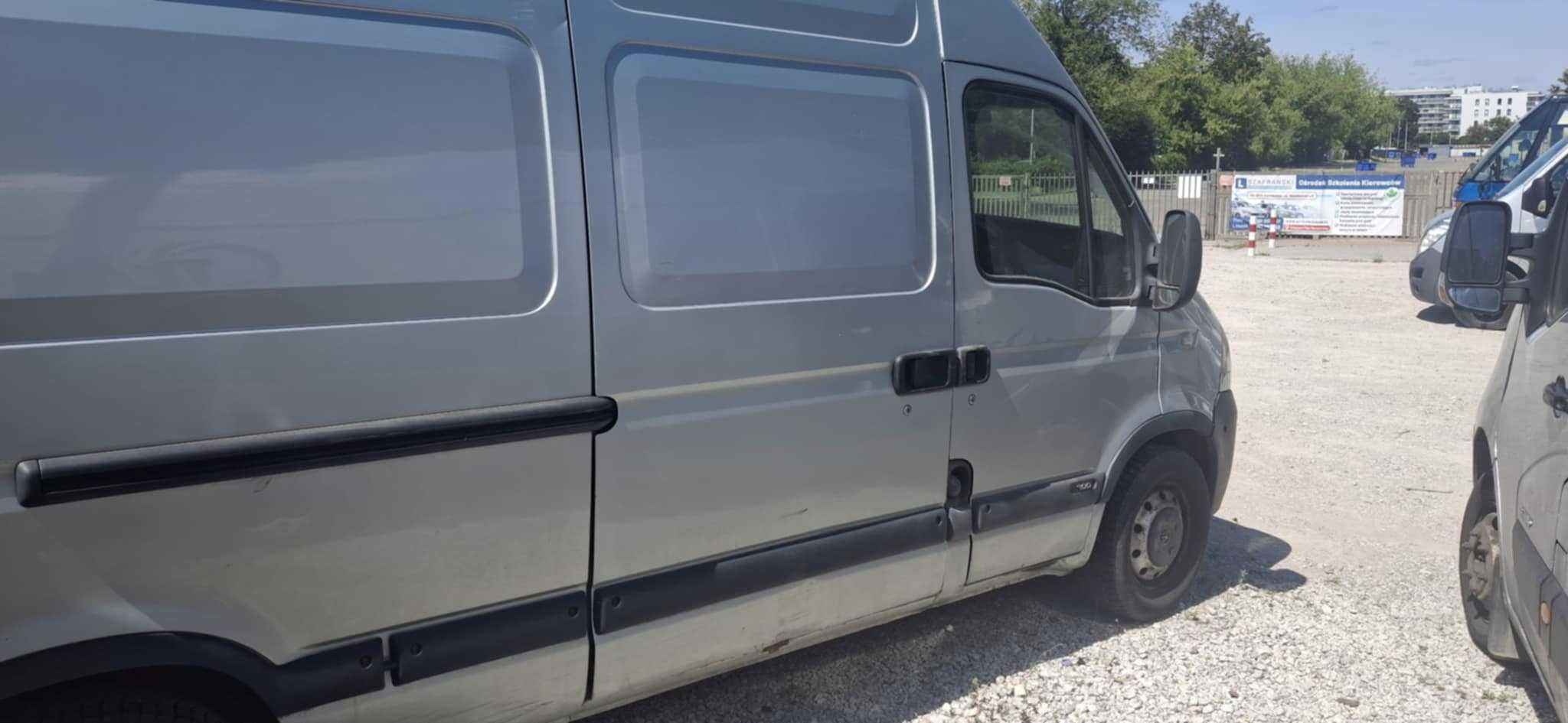 do sprzedania  Opel Mpvano 2004  silnik 2,5 pojemności