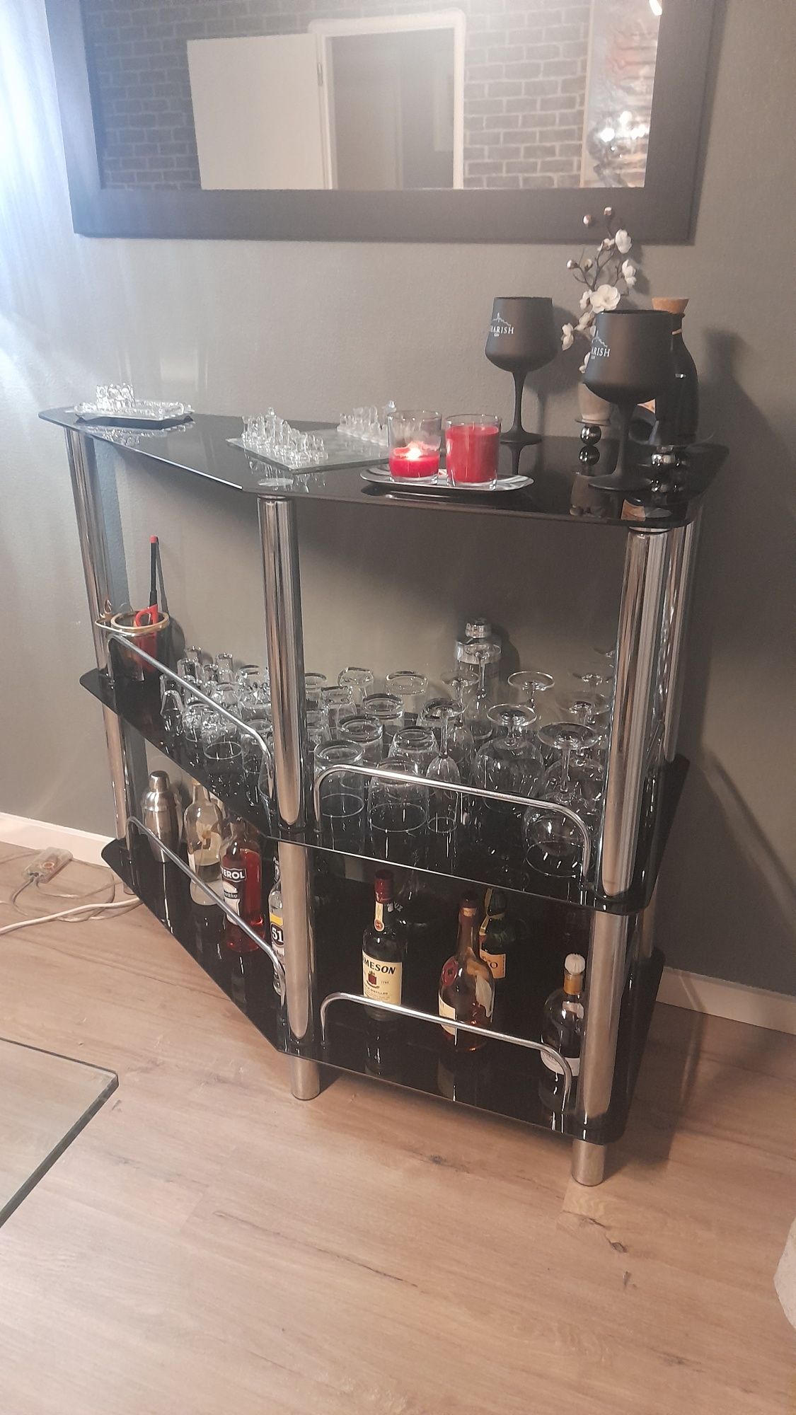 Móvel bar em Vidro e Inox