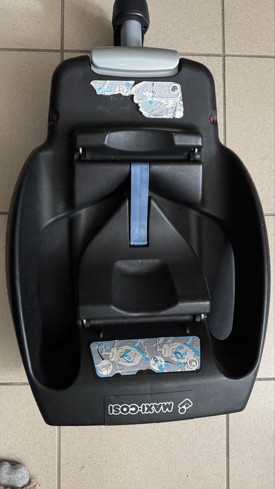 Автокрісло maxi-cosi+ база+ дощовик.