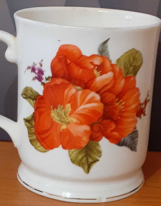 Чашка. Костяной фарфор.