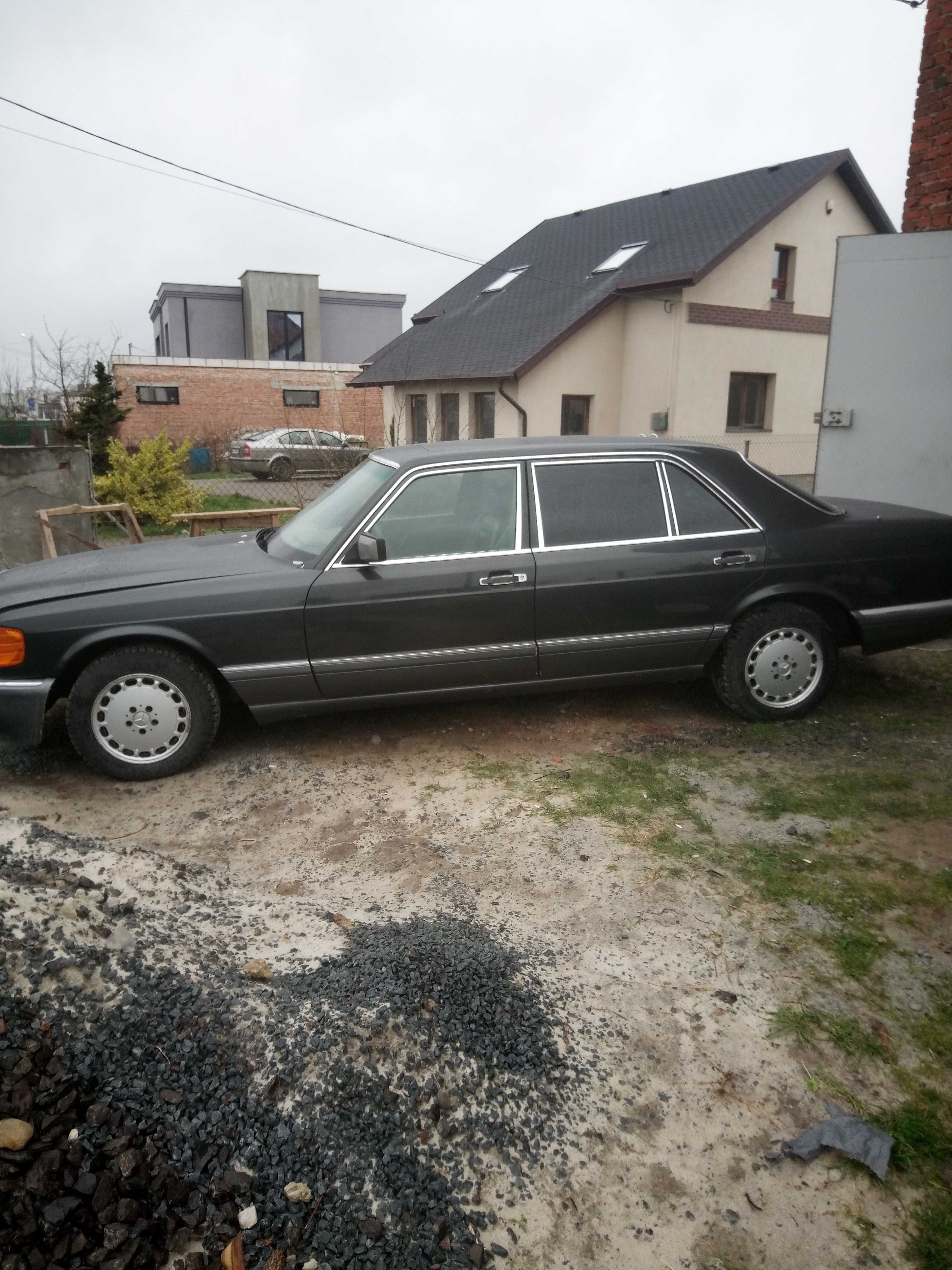 Mercedes w126        1990