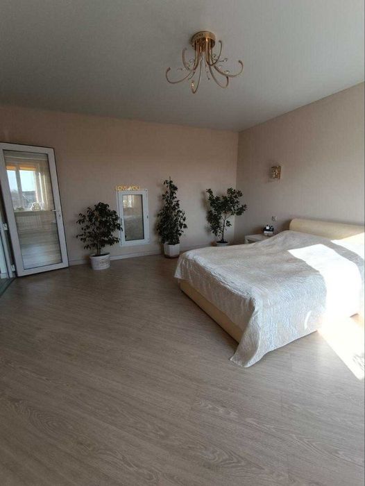 Продам 2-х этажный дом на Черемушках. Ремонт.