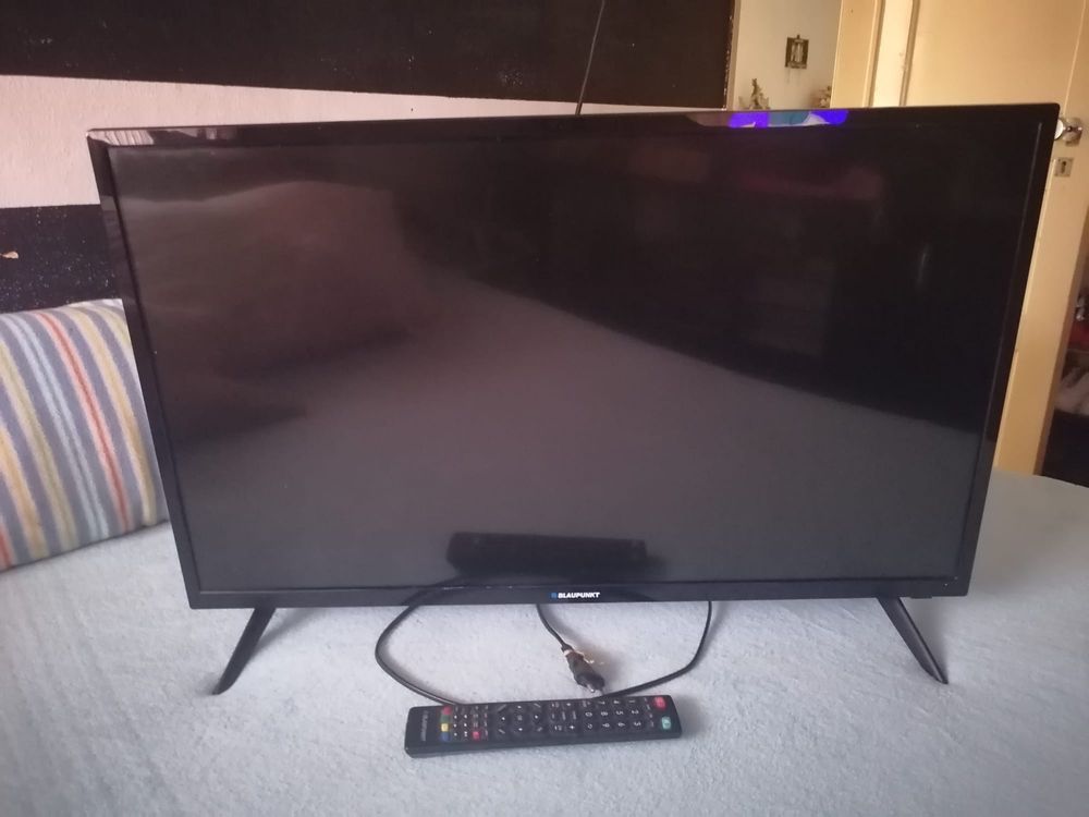 Vendo TV HD 32” perfeito estado