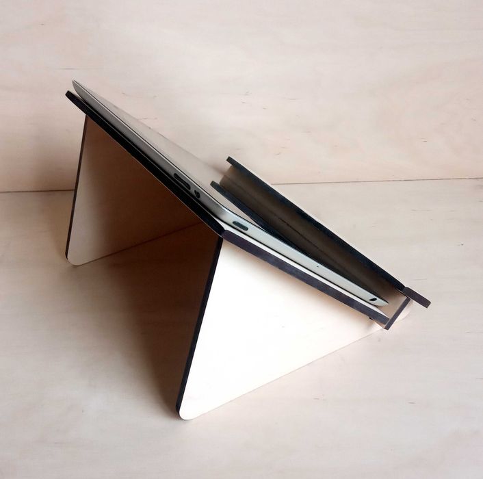 Підставка для планшета настільна дерев'яна універсальна. Виготовлення