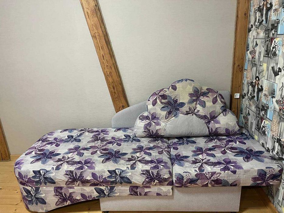 Дитячий диван б/у