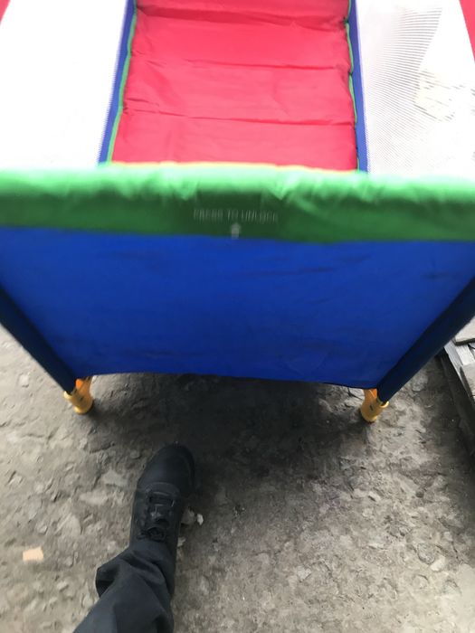 Дитяче розкладне ліжко-манеж