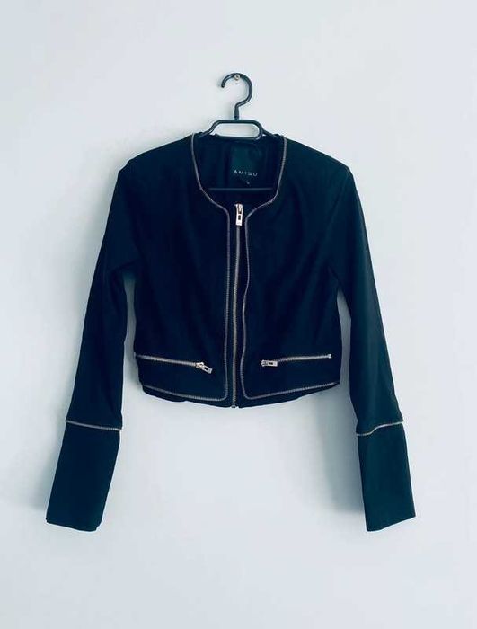 Czarna marynarka damska ze złotym zdobieniem, Amisu, rozmiar S