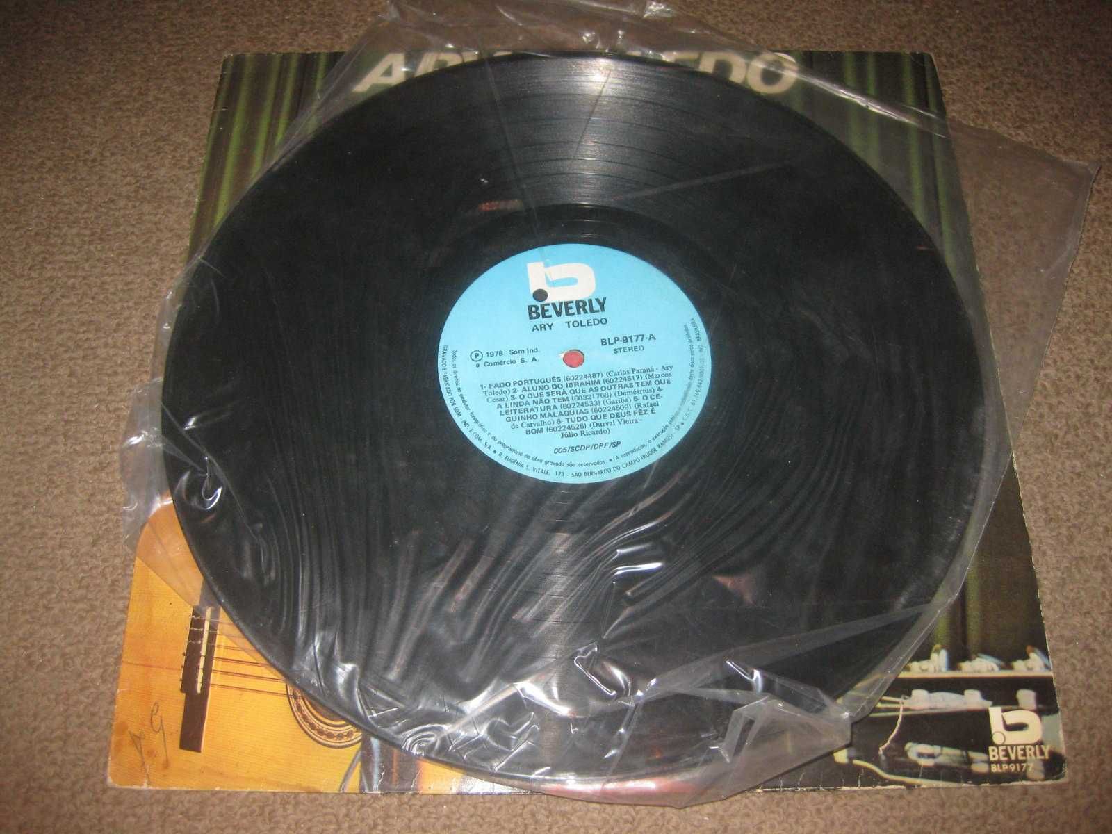 Vinil LP 33 rpm do Ary Toledo "Ary Toledo"