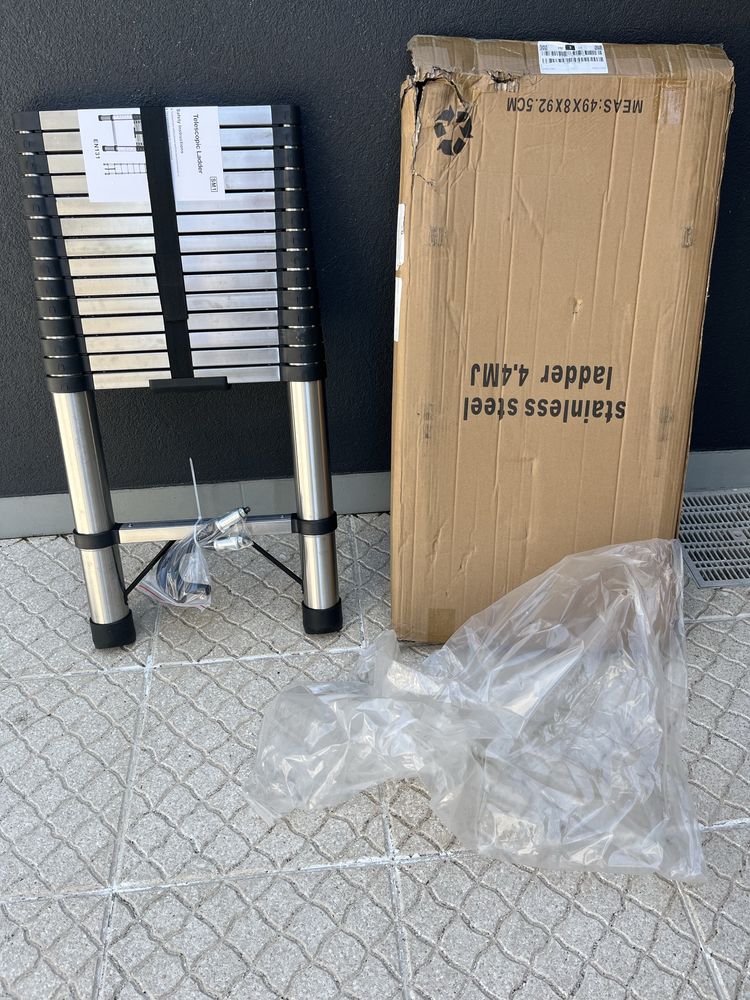 Escada telescopica de 4.4 m com ganchos