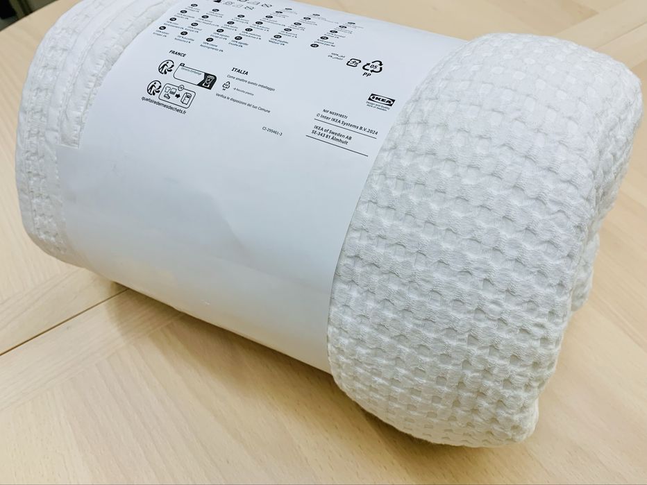 Ikea VÅRELD narzuta, 230x250 cm, biały