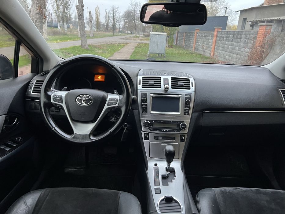 2013 Toyota Avensis 2.0 Гбо4 акпп НЕФАРБОВАН