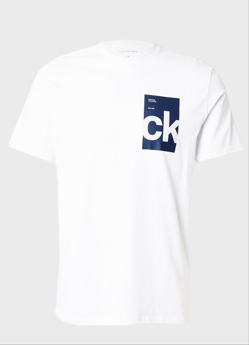 Чоловіча біла футболка