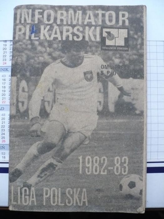 Informator piłkarski Liga Polska 1982-83