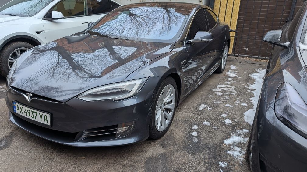 Tesla s rest 2016