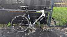 Rower szosowy full Carbon Grupa Shimano 105