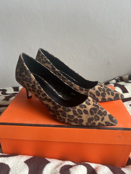 Стильні леопардові туфлі