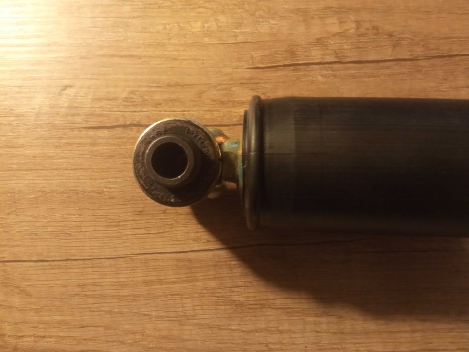 Амортизатор задній газовий VOLVO 240 , 740 , 940 + combi