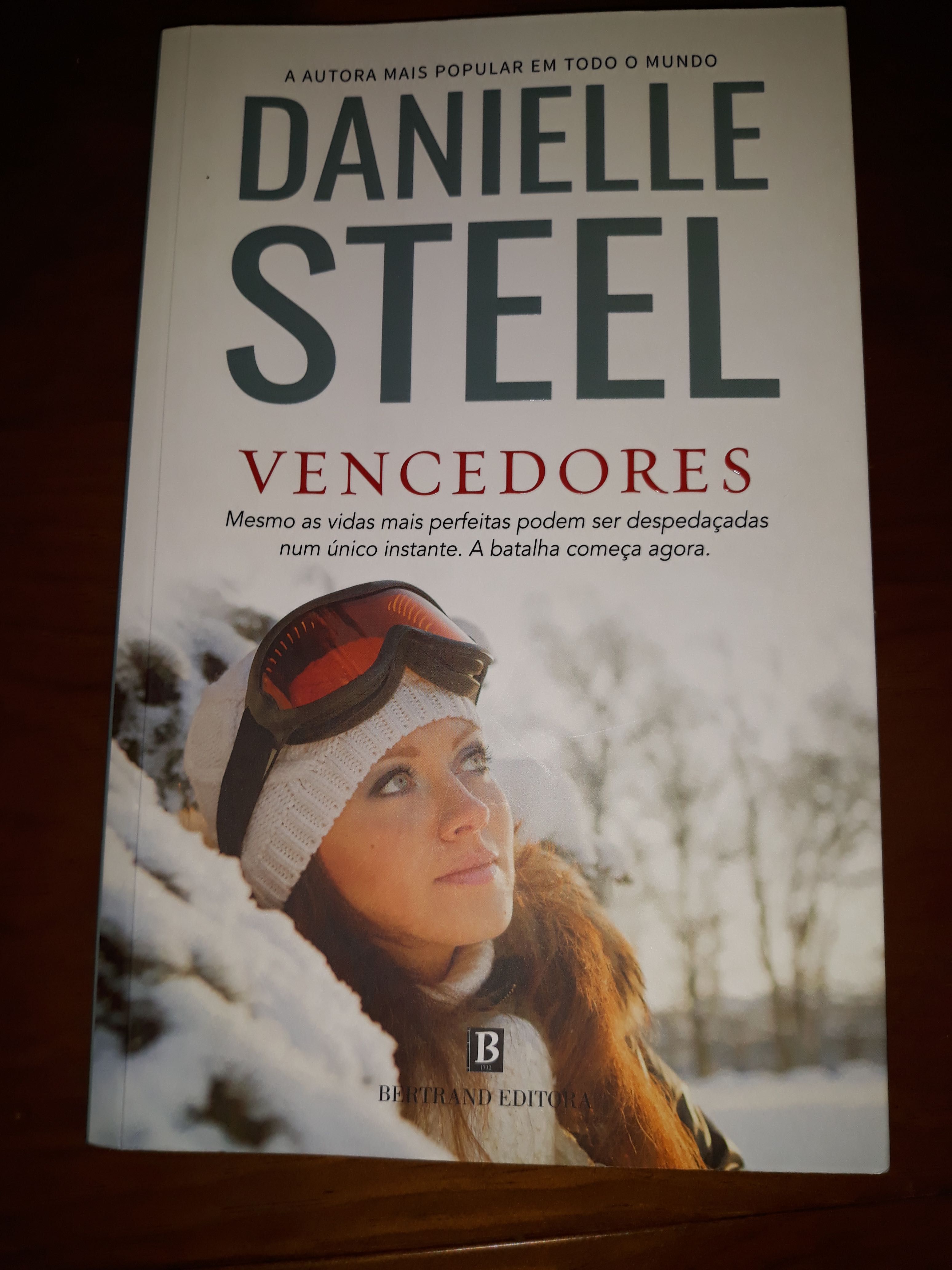 Livro "Vencedores" de Danielle Steel