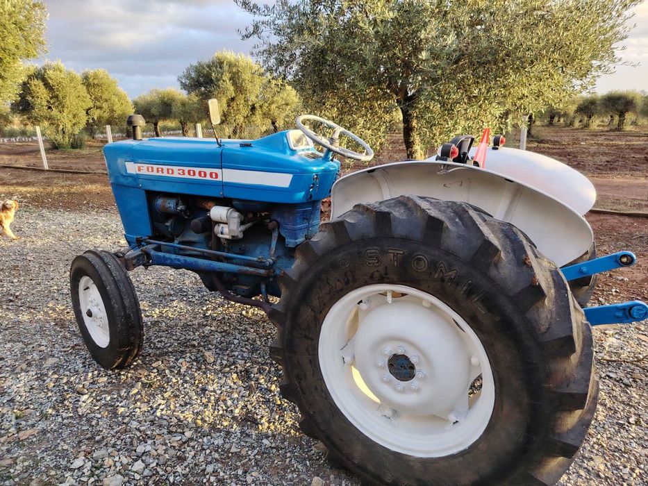 Trator Ford 3000