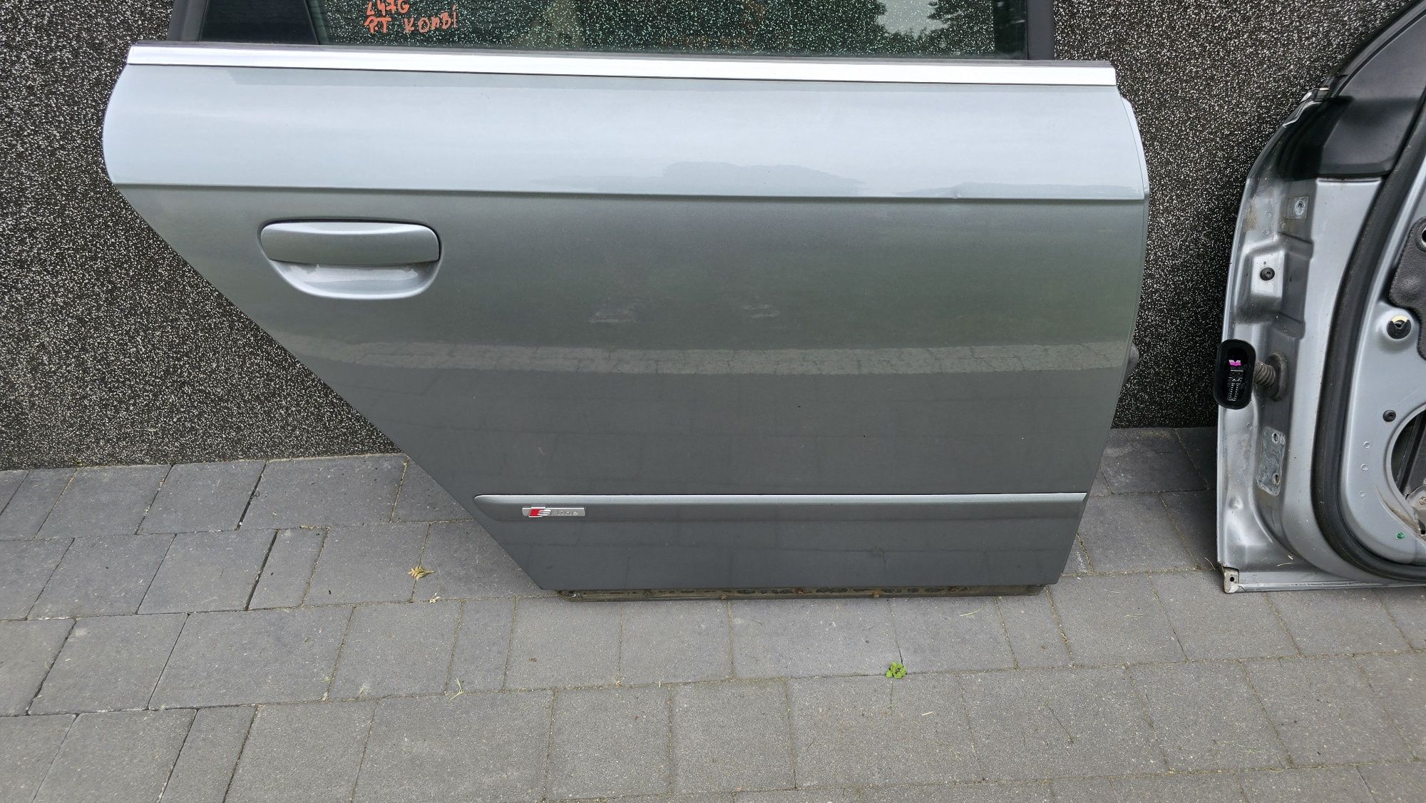 Drzwi prawy tył Audi A4 B7 LY7G