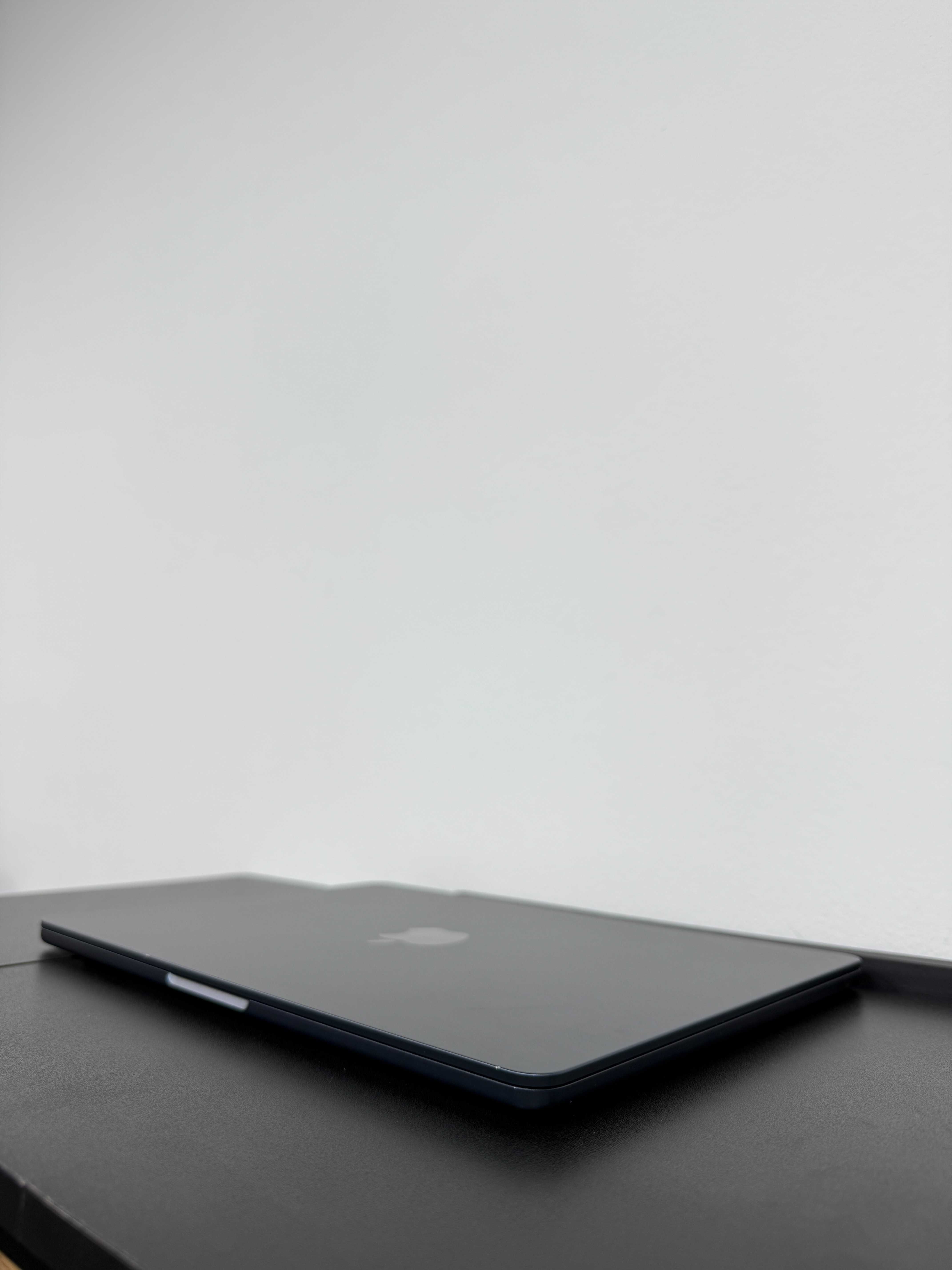Macbook Air 2022 (M2/16 gb/256 ssd) Гарантія/ 43409SV