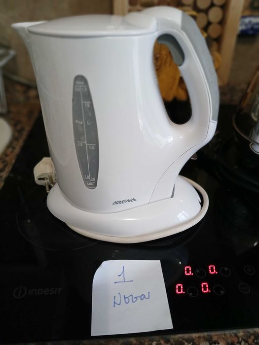 Cafeteiras usadas a funcionar bem.