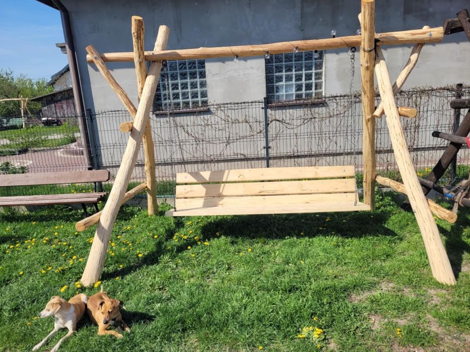 Huśtawka drewniana do ogrodu