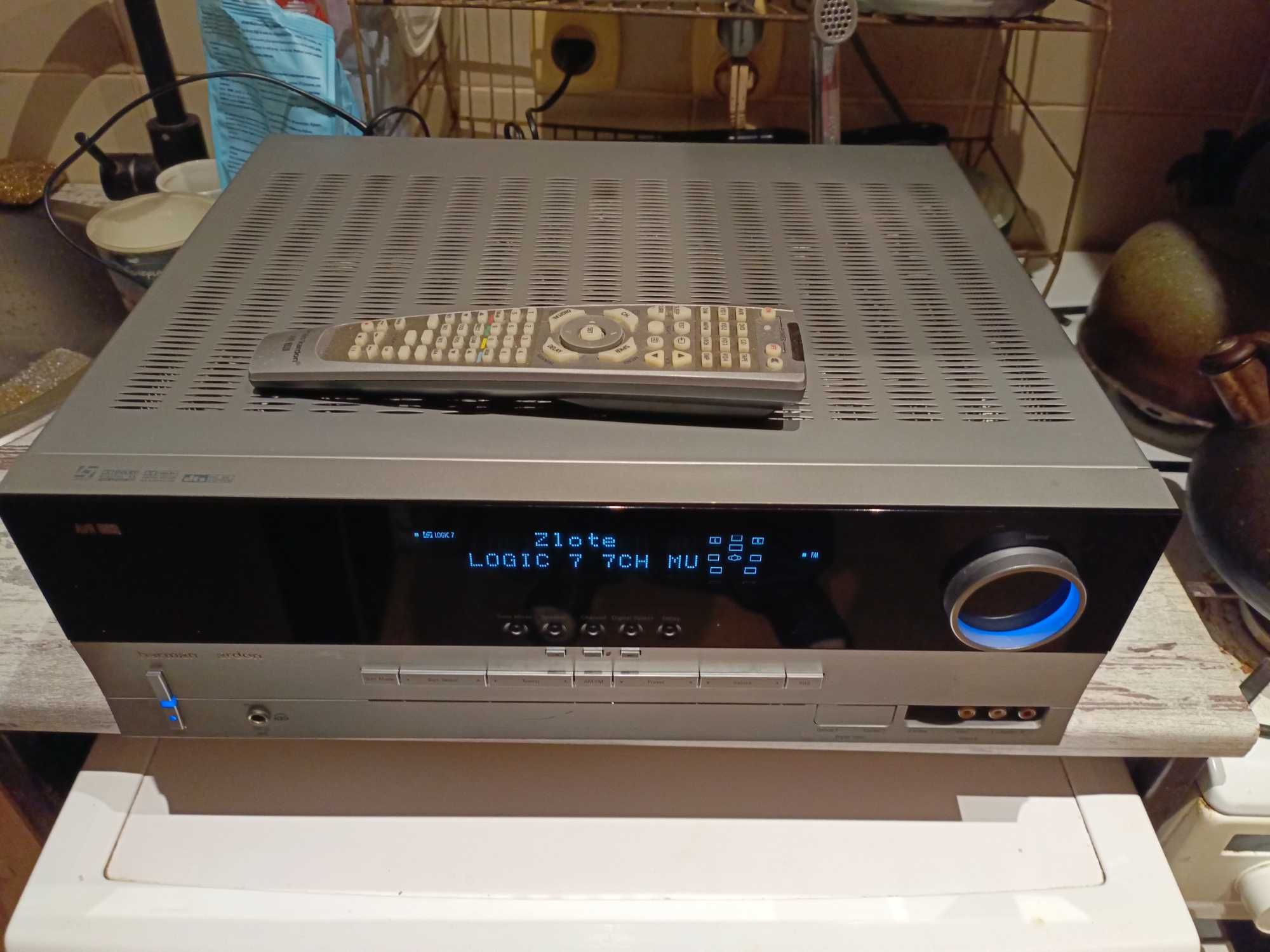 Sprzedam amplituner harman kardon AVR 240/230 z oryginalnym pilotem.
