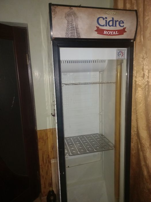 Холодильник вітрина