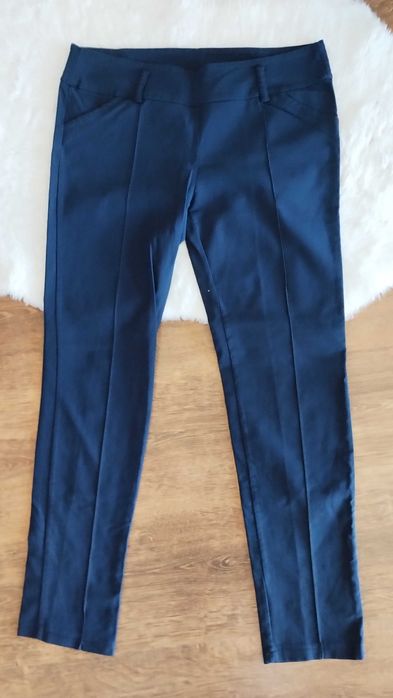 Włoskie, damskie spodnie szerokość w pasie 80-82cm