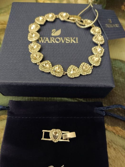 Swarovski x Ariana grande