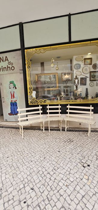 Bancos Provenientes de Cozinha Antiga