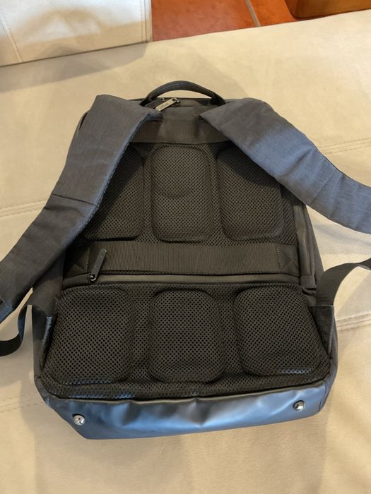 Mochila Qilive Cinza – Para Portátil, Moderna e Confortável