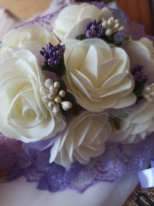 Набір бутонєрок і букета