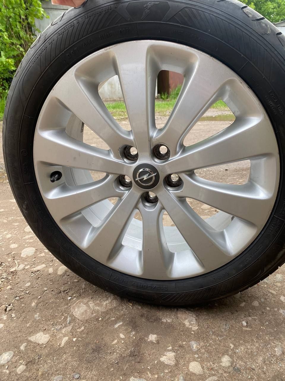 Продам диски на Опель Астра j  R17
