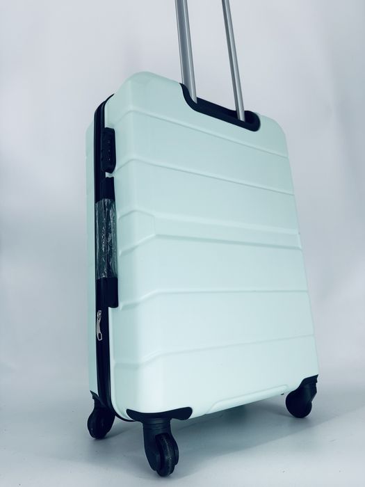 Nowa walizka średnia L miętowa