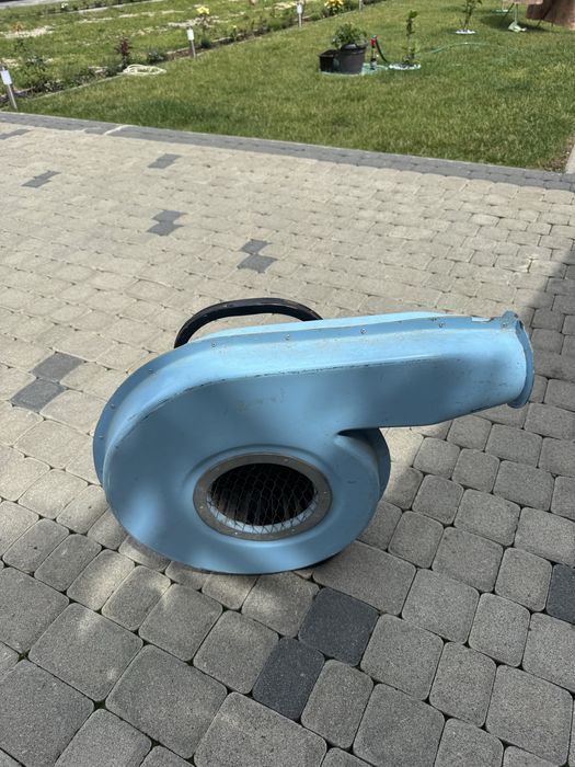 Надувний атракціон