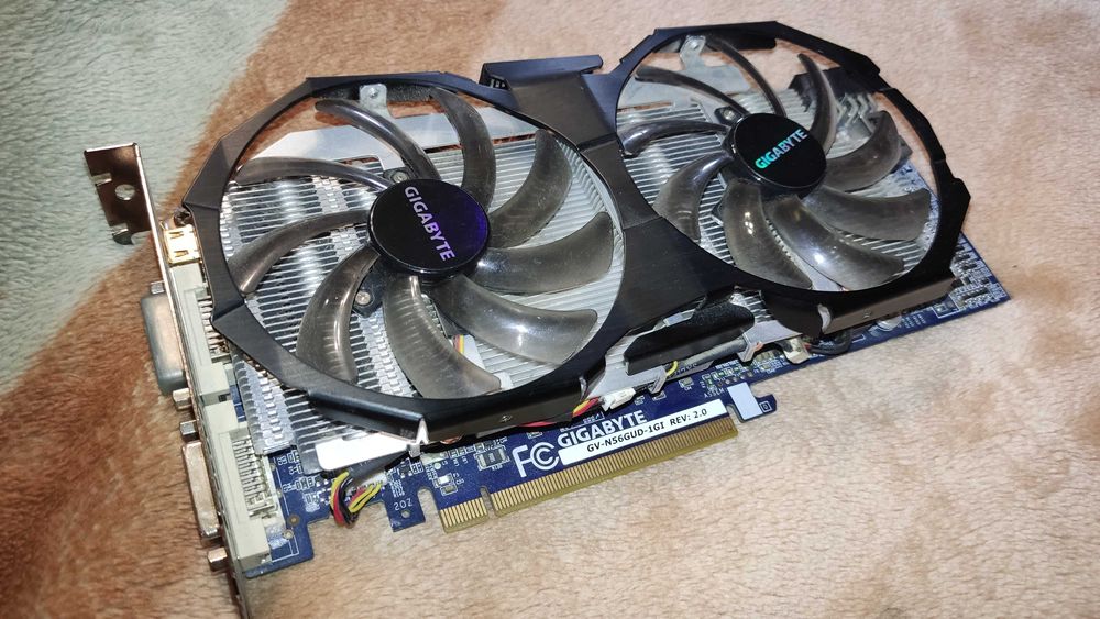 Видеокарта Gigabyte GTX 560 1Gb на запчасти