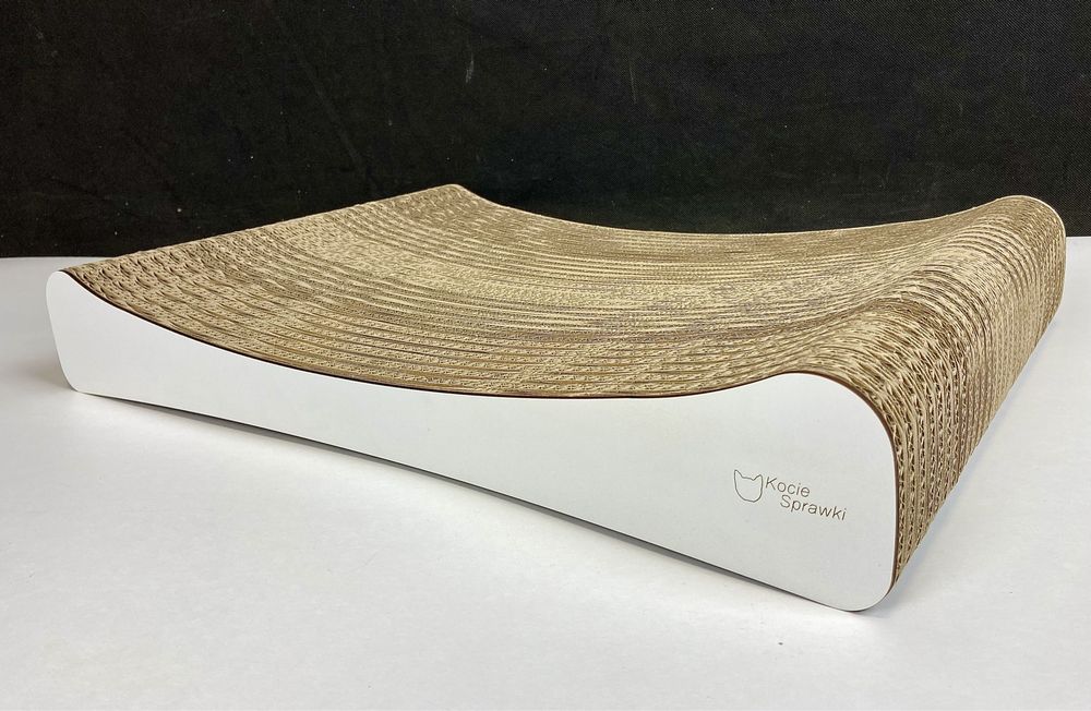 ECO drapak dla kota LEZANKA z drewnianym frontem od Kocie Sprawki