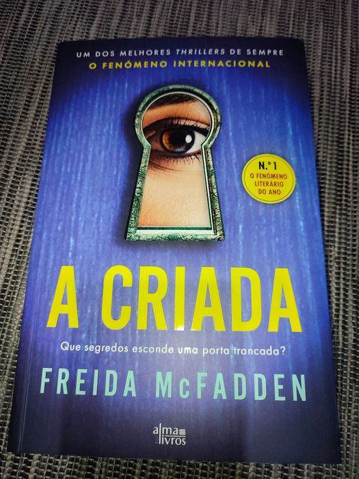 Livro - A criada