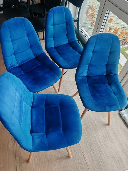 Komplet 4 krzeseł do jadalni