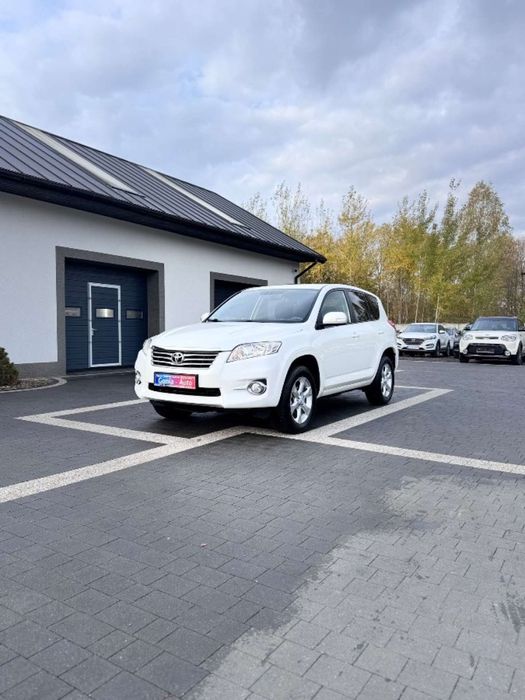 Toyota RAV4 Gwarancja_Biała Perła_Automat_4x4_Hak !!!