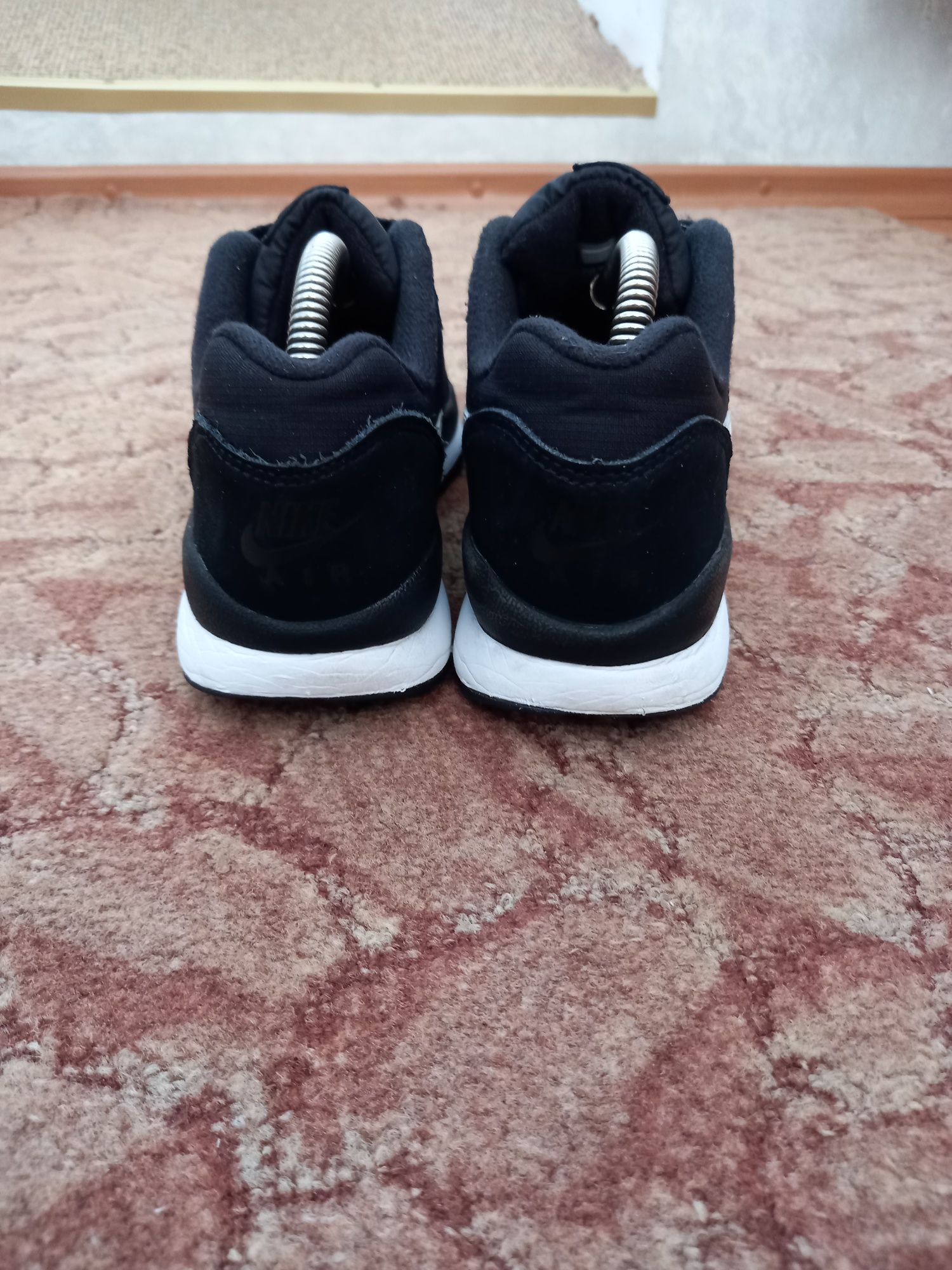 Оригинальные женские кроссовки Nike Wmns Venture Runner