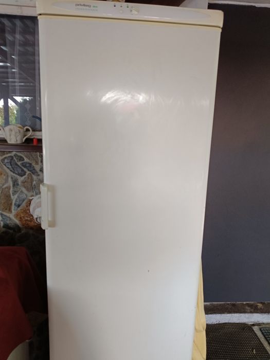 Zamrażarka siedem szufladami