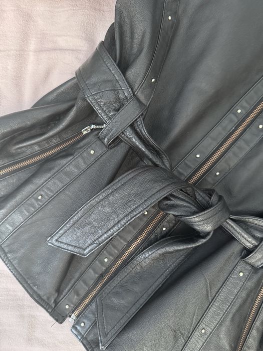 Sliczna unikatowa skorzana kurtka z paskiem w stylu versace