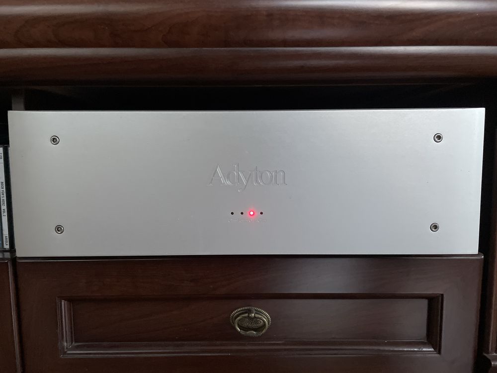 Adyton Cordis 1.8S      Hi-End 2x350W 8Ohm ponad 40kg wagi