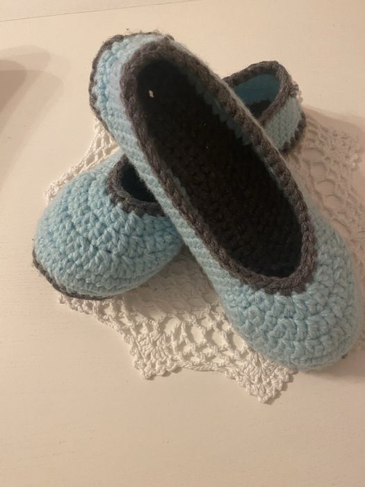 Kapcie szydełkowe błękitne rozm 36