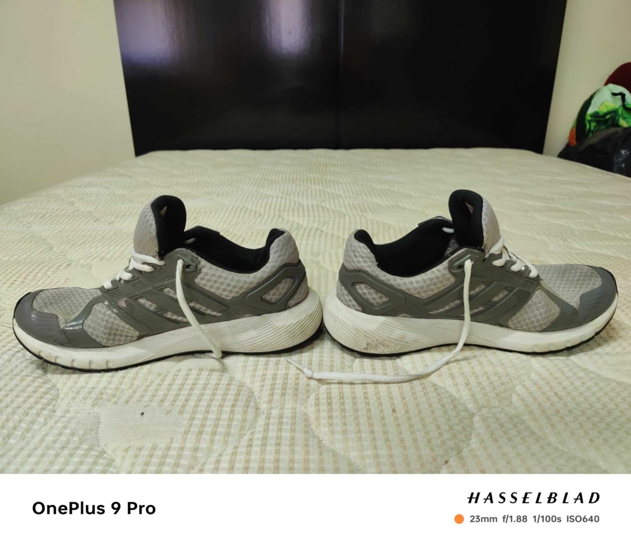 Sapatilhas Adidas tam. 40 em bom estado