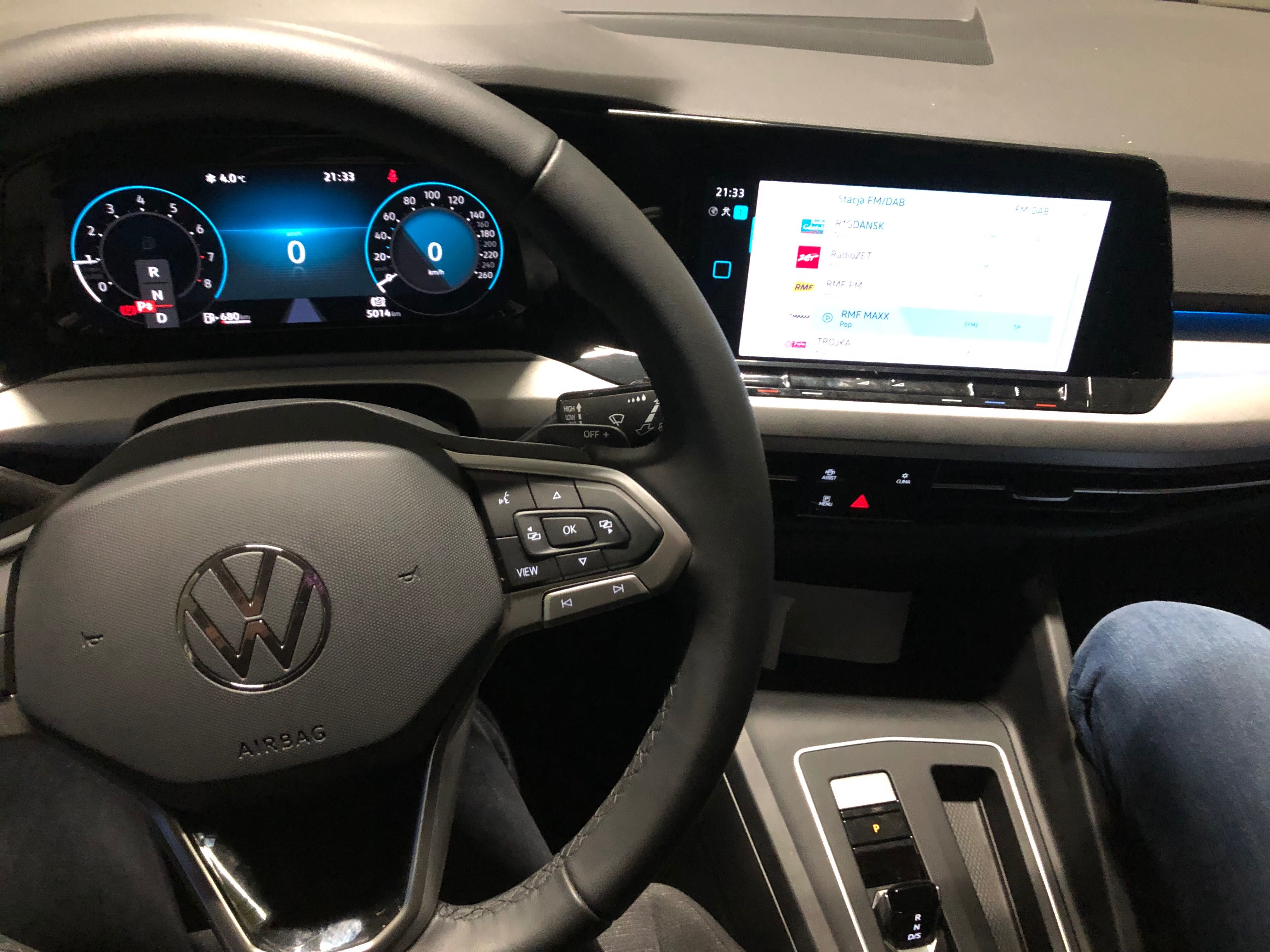 VW Golf 8 1.5 eTSI 2023 niski przebieg zadbany GWARANCJA